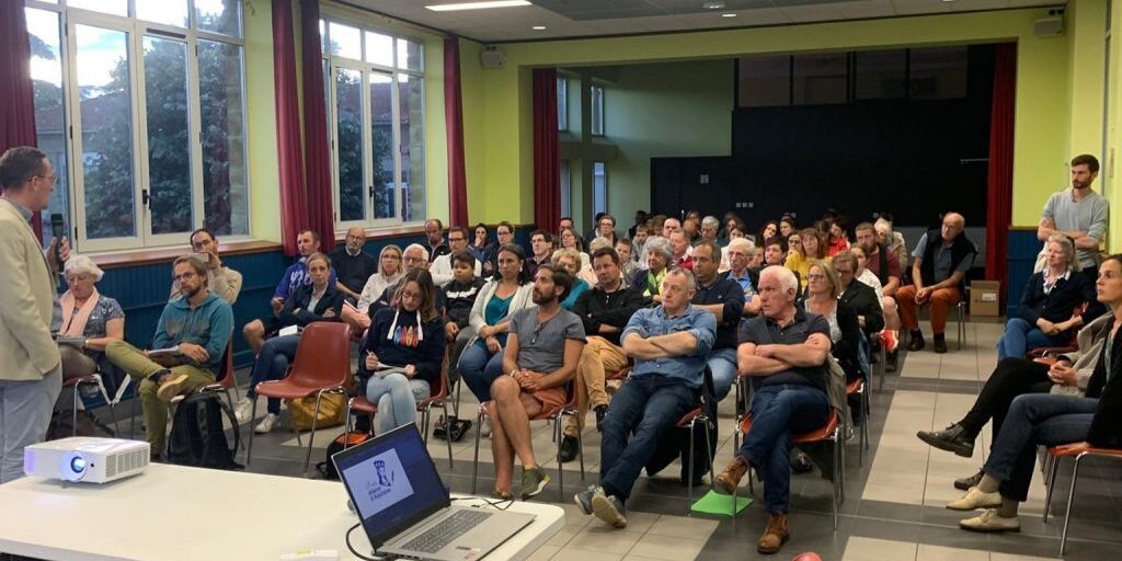 réunion publique présentation du Cours Aliénor présentation du projet d'ouverture d'un collège excellence ruralités à Confolans
