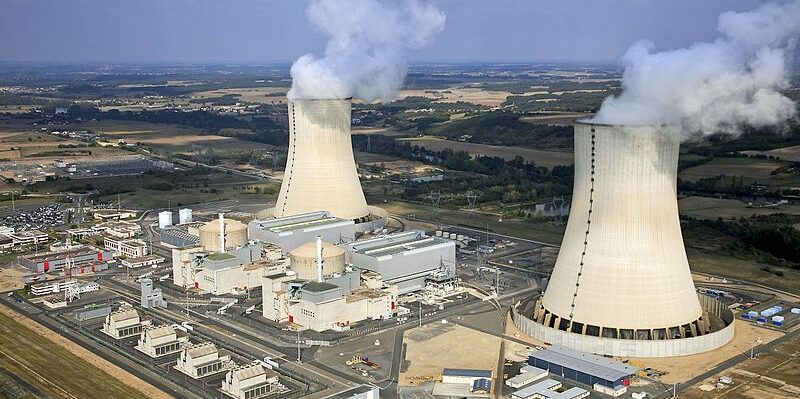 Vue_aérienne_de_la_centrale_de_Civaux cours de physique pour els collégien à la centrale nucléaire de Civaux